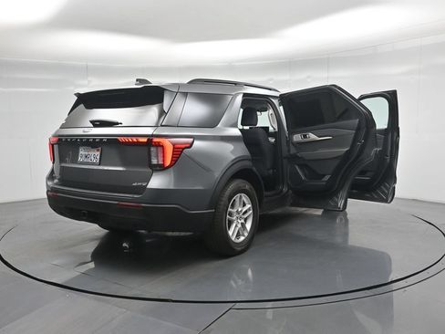 Certified 2025 Ford Explorer Active AWD/4WD image 5