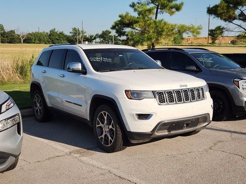 Used 2022 Jeep Grand Cherokee Limited w/ Tech Group AWD/4WD image 2