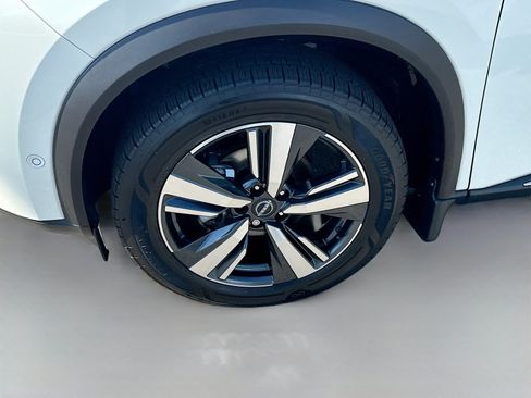Used 2022 Nissan Rogue Platinum w/ Head-Up Display Package FWD image 28
