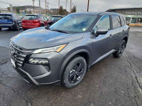 New 2026 Nissan Rogue SV image 4