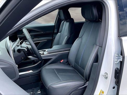 Certified 2025 Cadillac Lyriq Luxury w/ LPO, Floor Liner Package AWD/4WD image 21