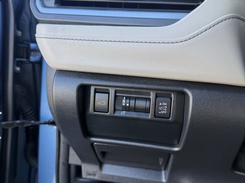 Used 2025 Subaru Forester Limited image 26