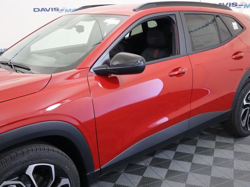 New 2026 Chevrolet Trax RS w/ Driver Confidence Package image 13