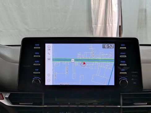 Used 2022 Toyota Sienna XLE w/ XLE Plus Package FWD image 33