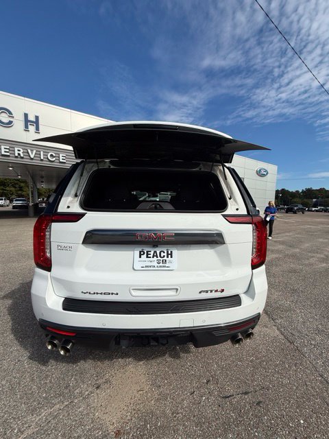 Used 2022 GMC Yukon AT4 w/ Technology Package AWD/4WD image 7