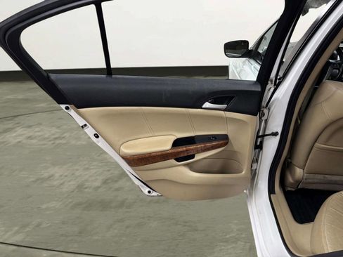 Used 2011 Honda Accord EX-L image 16