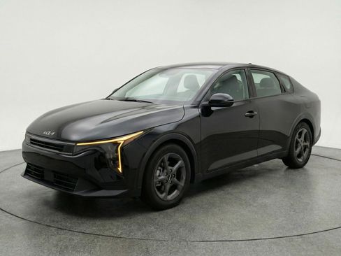 Used 2025 Kia K4 FWD image 3