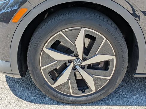 Used 2023 Volkswagen ID.4 Pro S AWD/4WD image 15