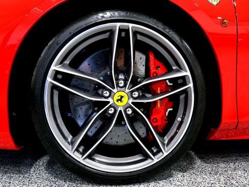 Used 2019 Ferrari 488 GTB RWD image 36