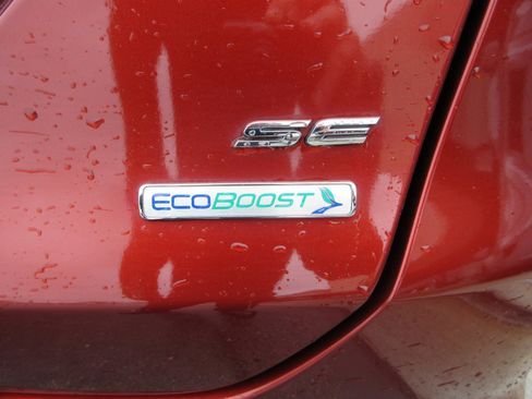 Used 2014 Ford Fusion SE w/ Equipment Group 202A FWD image 9