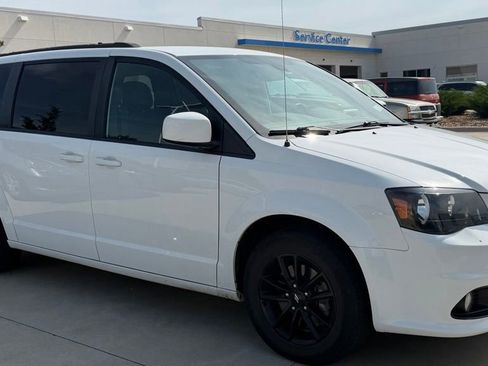 Used 2020 Dodge Grand Caravan SE FWD image 7
