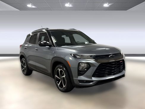 Used 2021 Chevrolet TrailBlazer RS w/ Technology Package FWD image 6