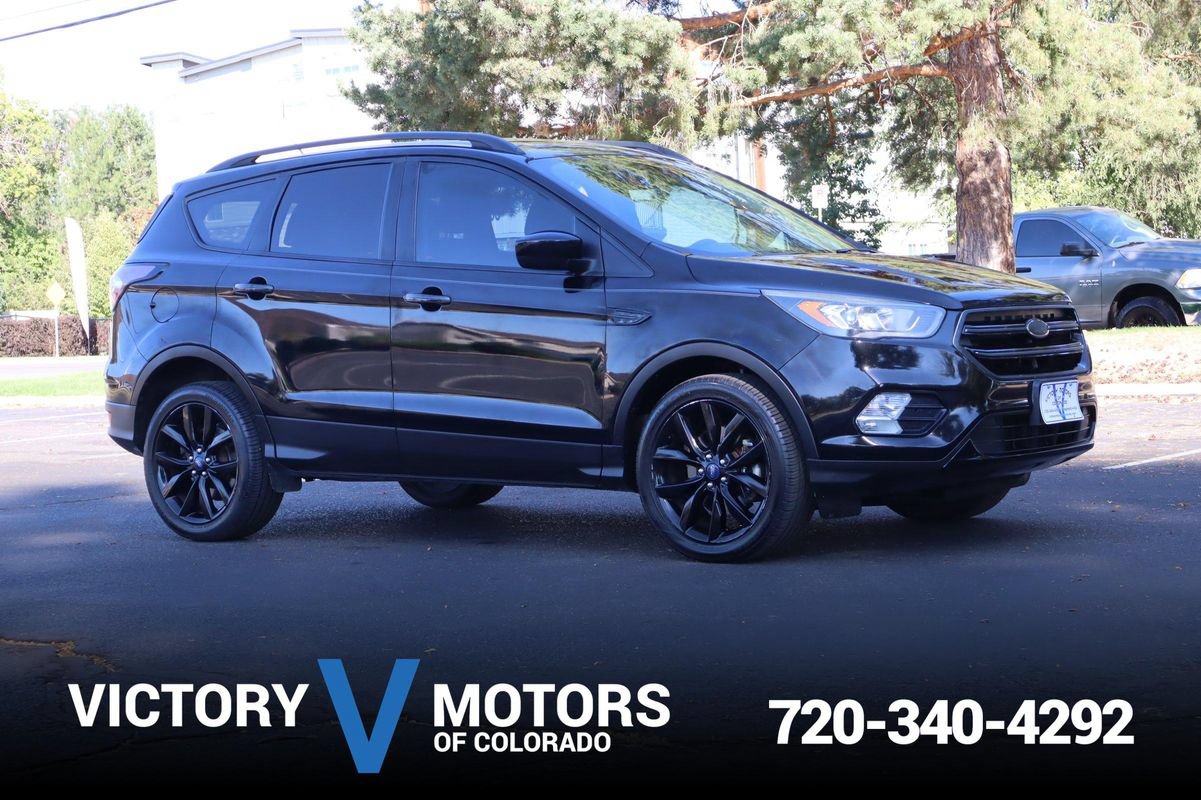 Used 2017 Ford Escape SE w/ Equipment Group 201A AWD/4WD image 1
