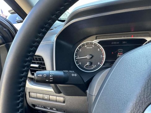 Used 2025 Nissan Rogue SV image 27