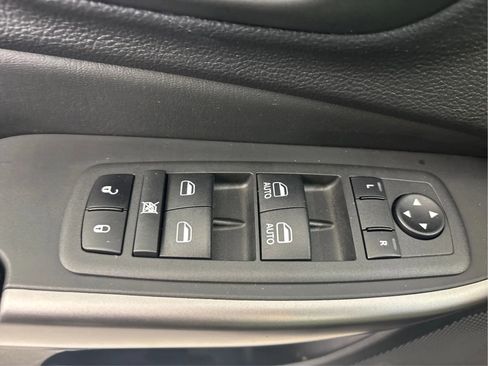 Used 2022 Jeep Cherokee Limited w/ Mopar Interior Package image 43