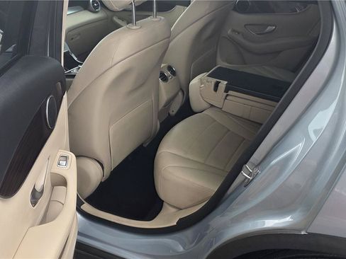 Used 2018 Mercedes-Benz GLC 300 4MATIC image 12