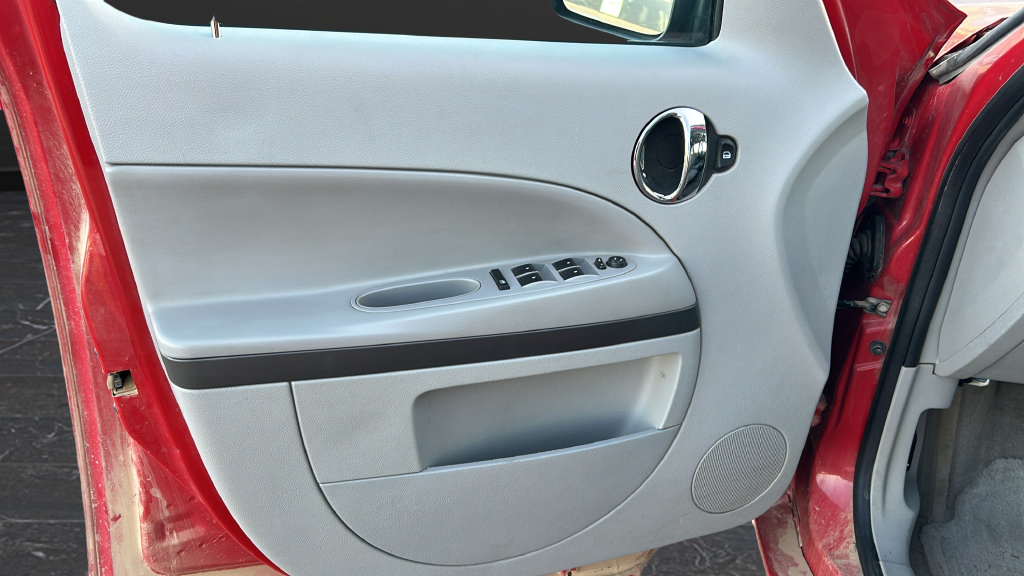 Used 2011 Chevrolet HHR LT w/ My Link Package FWD image 12