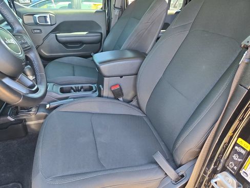 Used 2021 Jeep Gladiator Sport AWD/4WD image 14