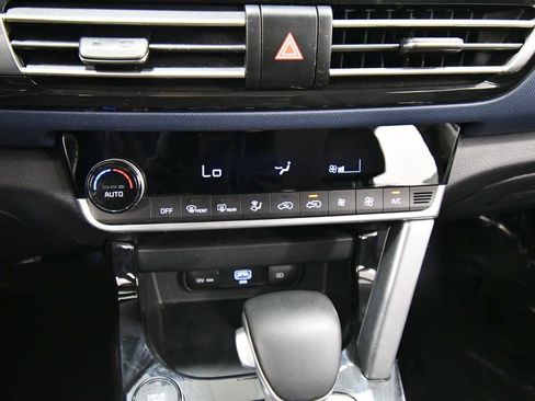 Certified 2023 Kia Seltos S w/ Navigation Package FWD image 26