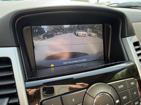 Used 2014 Chevrolet Cruze LT FWD image 21