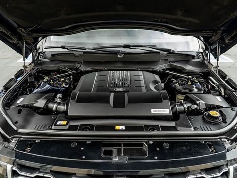 Used 2021 Land Rover Range Rover Autobiography image 32