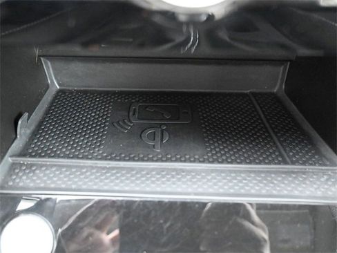 Used 2024 Volkswagen Taos SE image 24