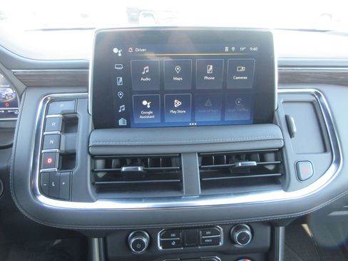 Certified 2024 Chevrolet Suburban Z71 w/ Luxury Package image 34