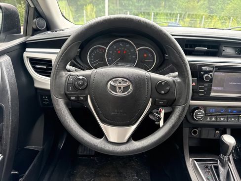 Used 2016 Toyota Corolla LE FWD image 19