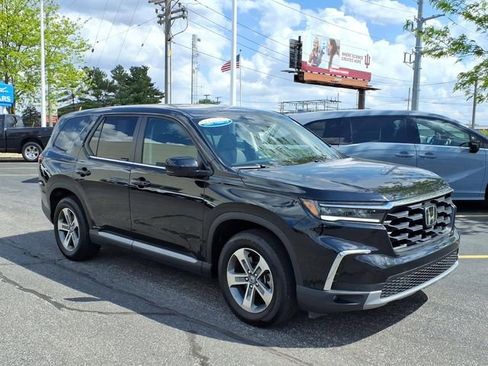 Certified 2025 Honda Pilot EX-L image 3