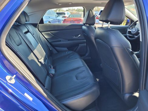 Used 2023 Hyundai Elantra Limited image 15