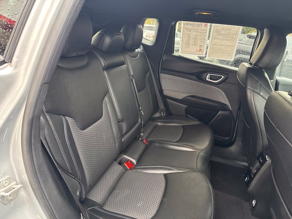 Used 2024 Jeep Compass Latitude AWD/4WD image 30