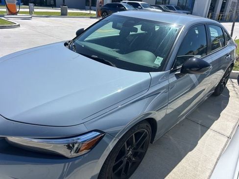 Used 2024 Honda Civic Sport image 1