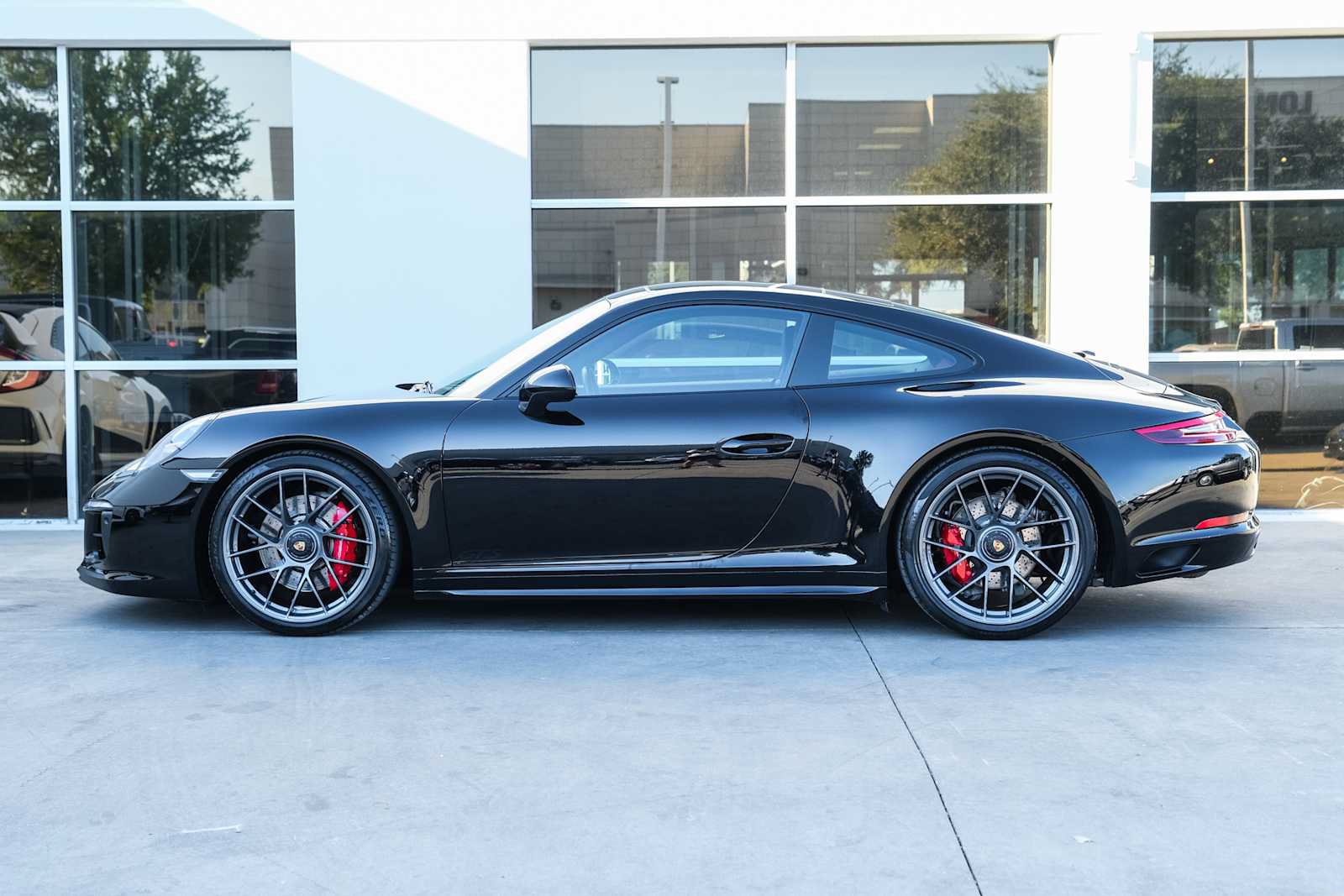 Used 2019 Porsche 911 Carrera GTS RWD image 19