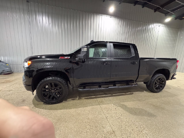 Used 2025 Chevrolet Silverado 1500 RST w/ Z71 Off-Road Package AWD/4WD image 2