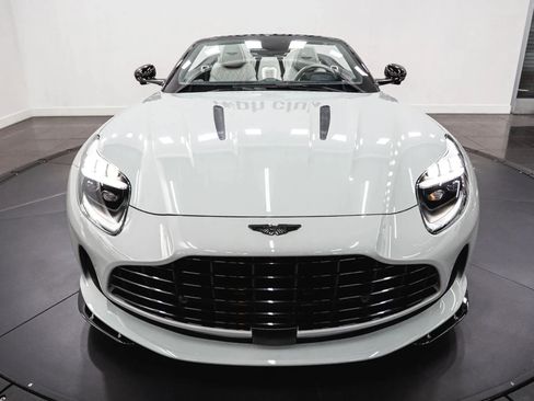 Used 2024 Aston Martin DB12 Convertible RWD image 17