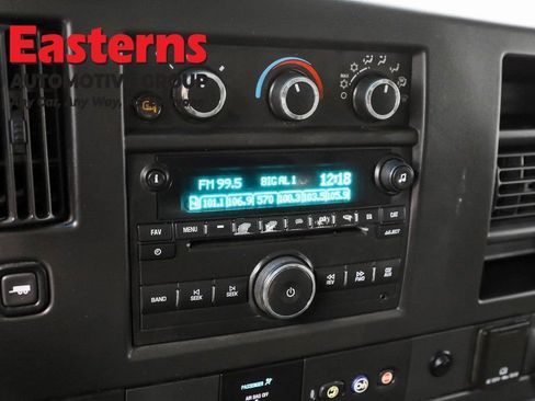 Used 2018 Chevrolet Express 2500 w/ Enhanced Convenience Package image 19