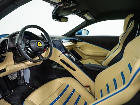 Used 2023 Ferrari Roma RWD image 16
