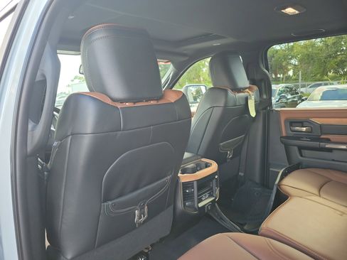 Used 2024 RAM 2500 Laramie Longhorn image 11