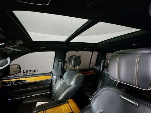 Used 2023 Jeep Grand Wagoneer Series III image 23