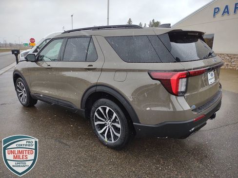 New 2026 Ford Explorer ST-Line image 3