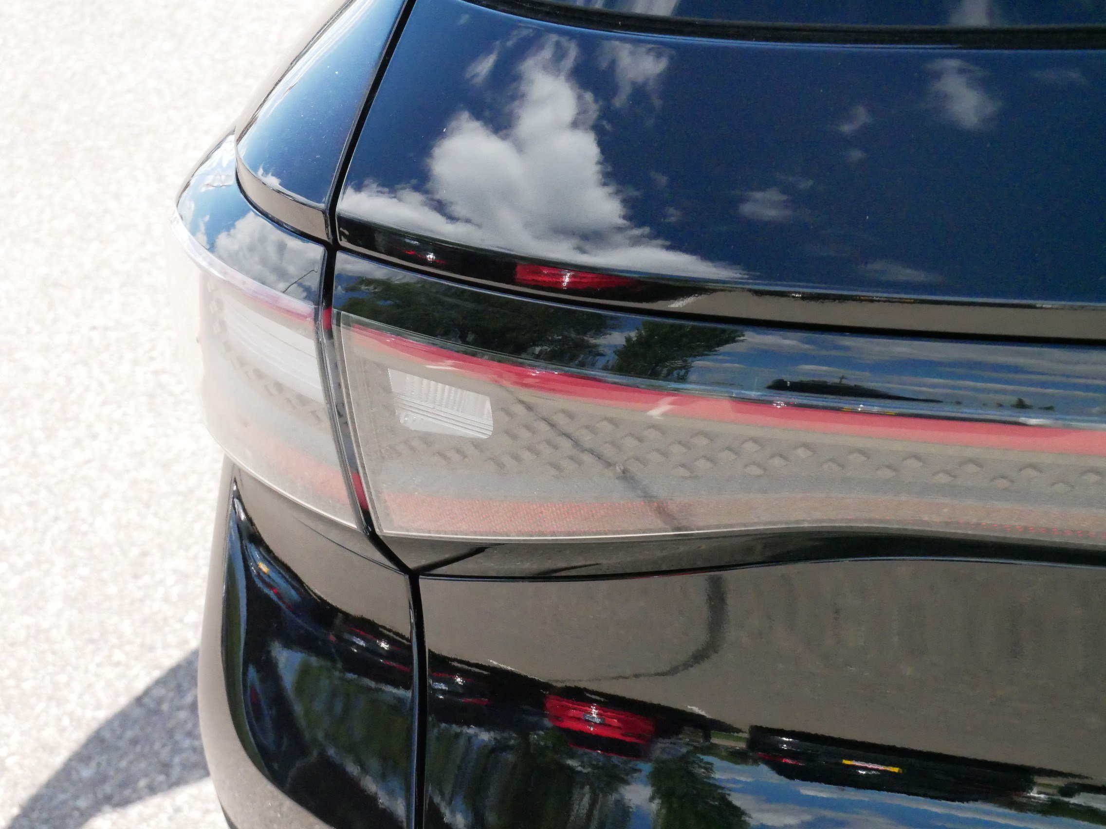Certified 2023 Volkswagen ID.4 Pro AWD/4WD image 13