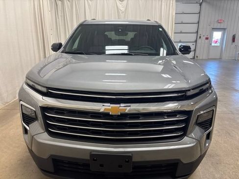 Used 2026 Chevrolet Traverse LT w/ Driver Confidence Package FWD image 9