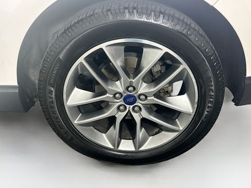 Used 2017 Ford Edge Titanium w/ Equipment Group 302A FWD image 11