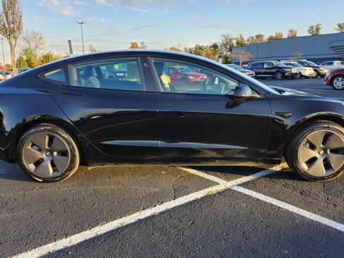 Used 2023 Tesla Model 3 Standard Range image 12