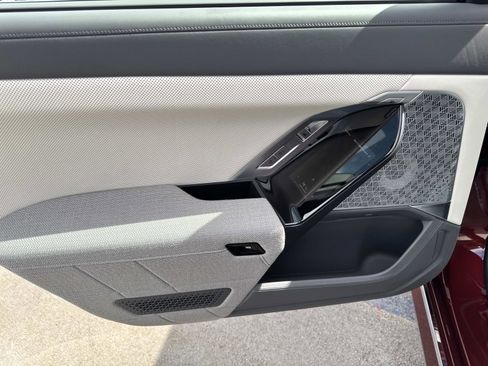 Certified 2023 BMW i7 xDrive60 image 23