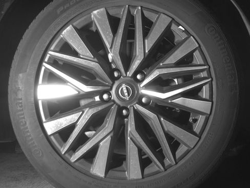 Used 2025 Nissan Altima 2.5 SV FWD image 13