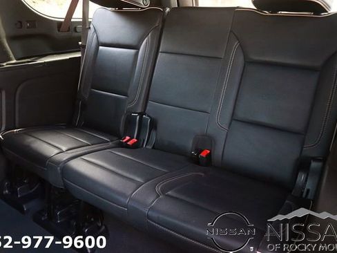 Used 2023 Chevrolet Suburban Premier image 18