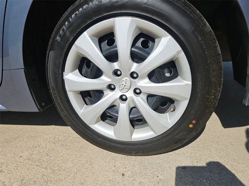 Used 2024 Toyota Corolla LE image 25