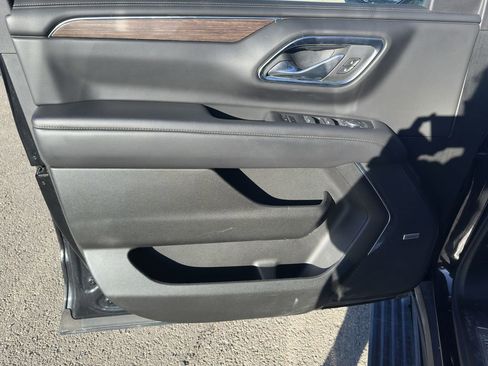 Used 2024 Chevrolet Suburban High Country image 6