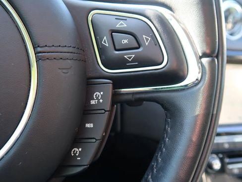 Used 2019 Jaguar XJ R-Sport image 36